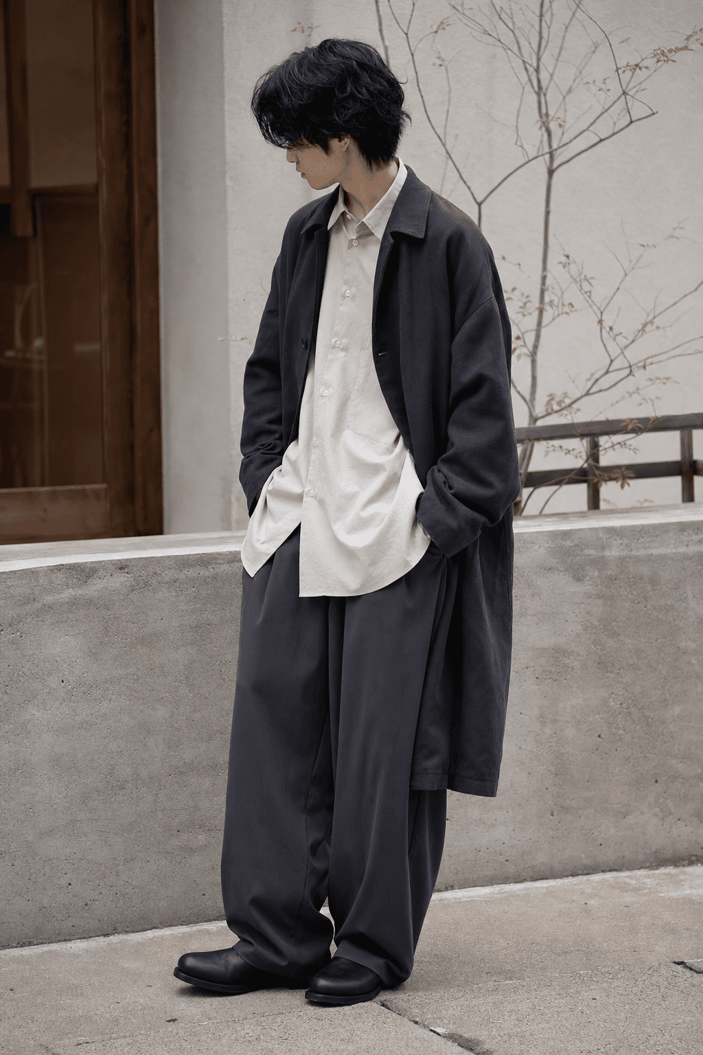 ōbāsaizu Japanese fashion outfit example